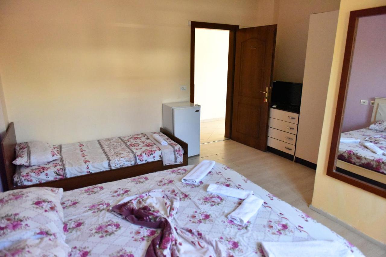 Hotel Kriti Max , Shengjin Shëngjin 外观 照片
