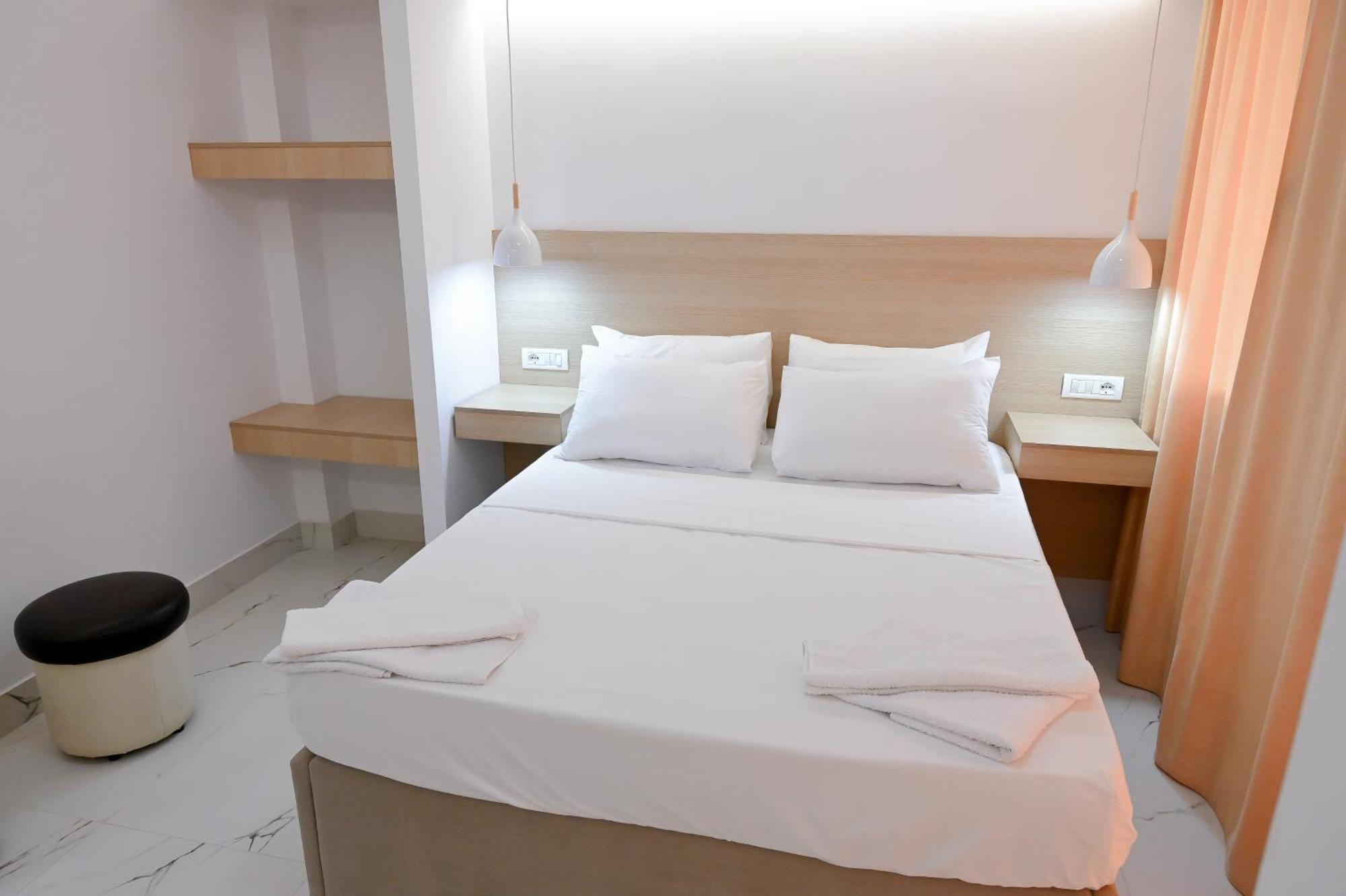 Hotel Kriti Max , Shengjin Shëngjin 外观 照片