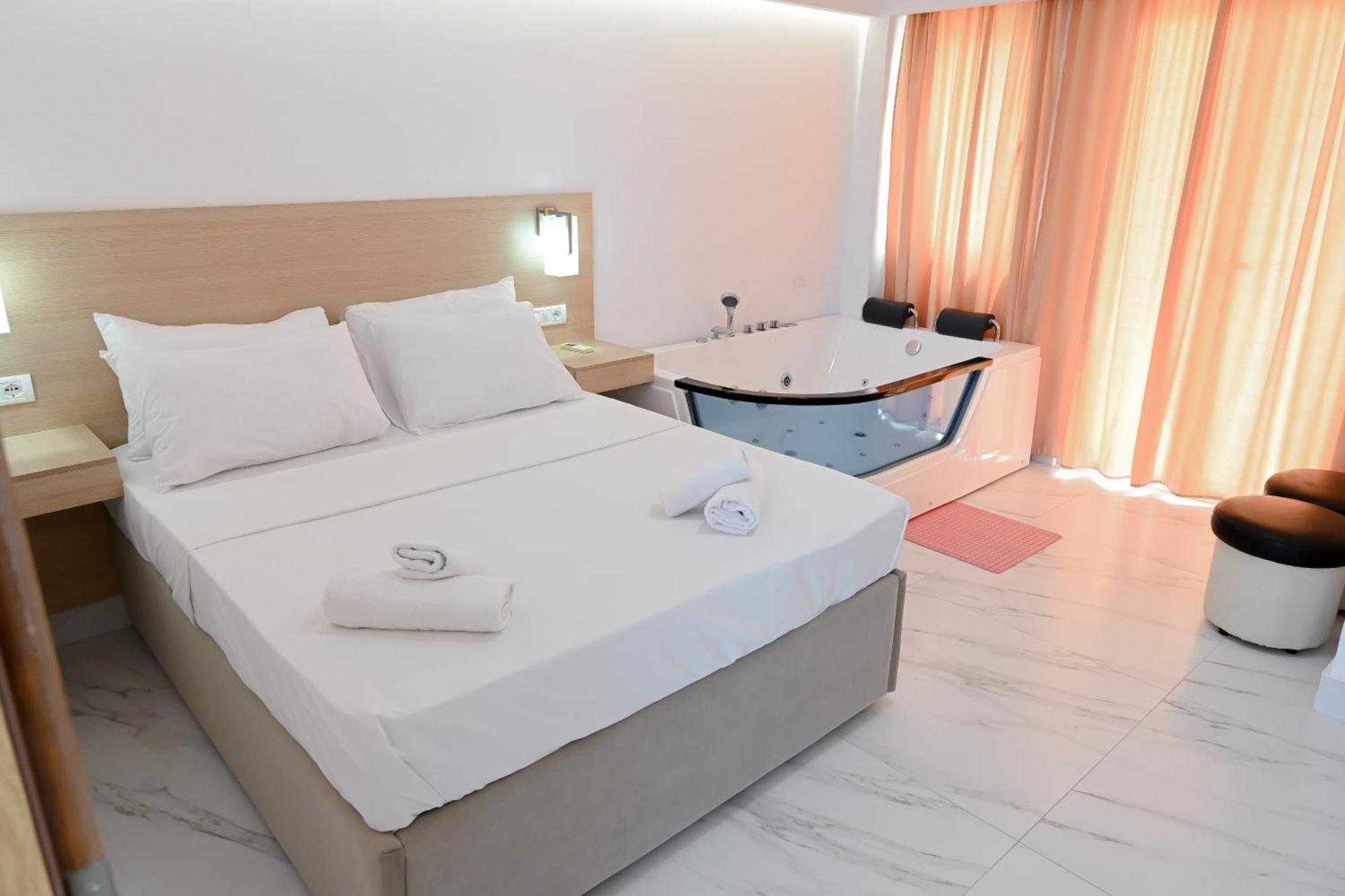 Hotel Kriti Max , Shengjin Shëngjin 外观 照片