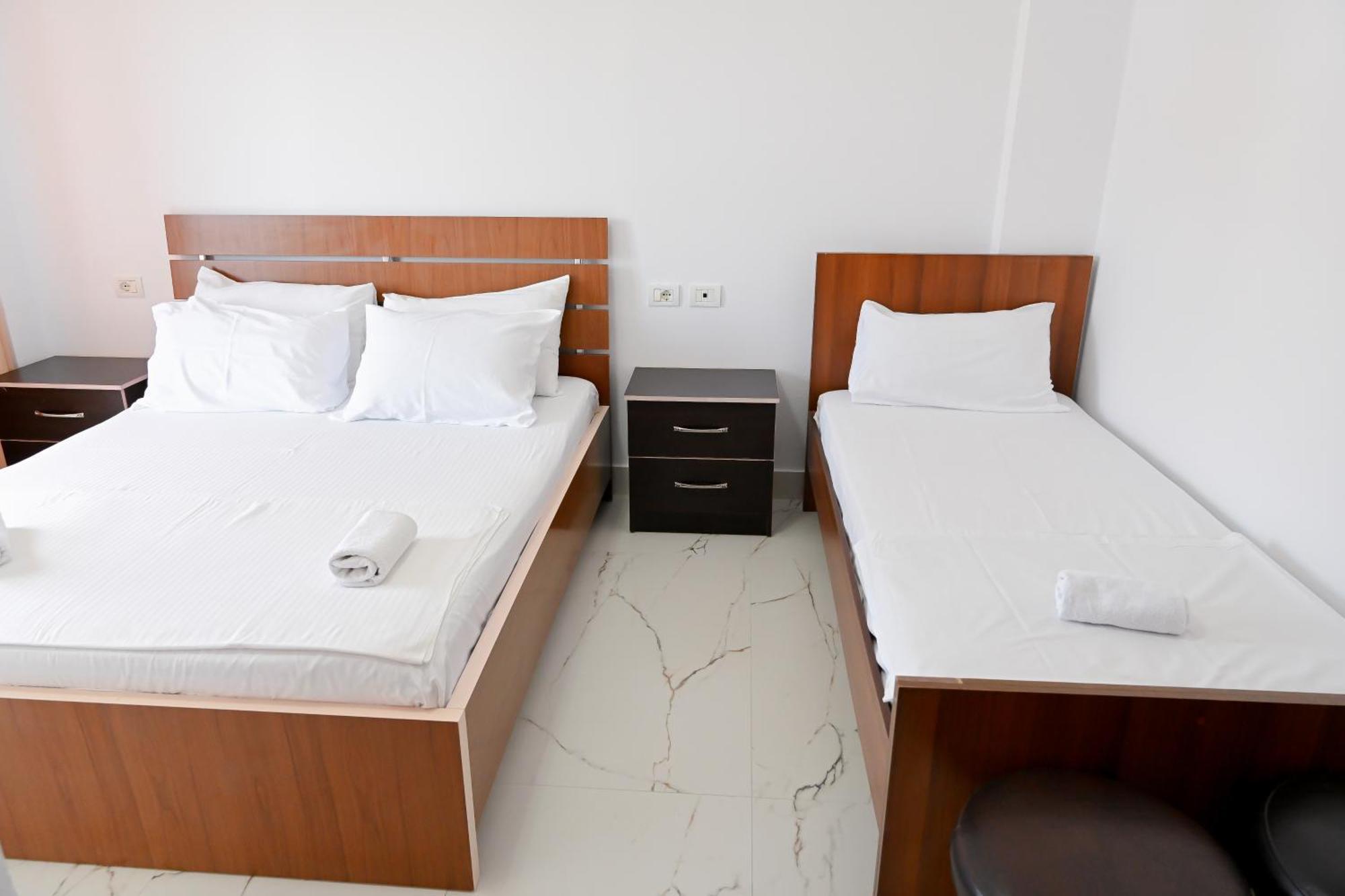 Hotel Kriti Max , Shengjin Shëngjin 外观 照片