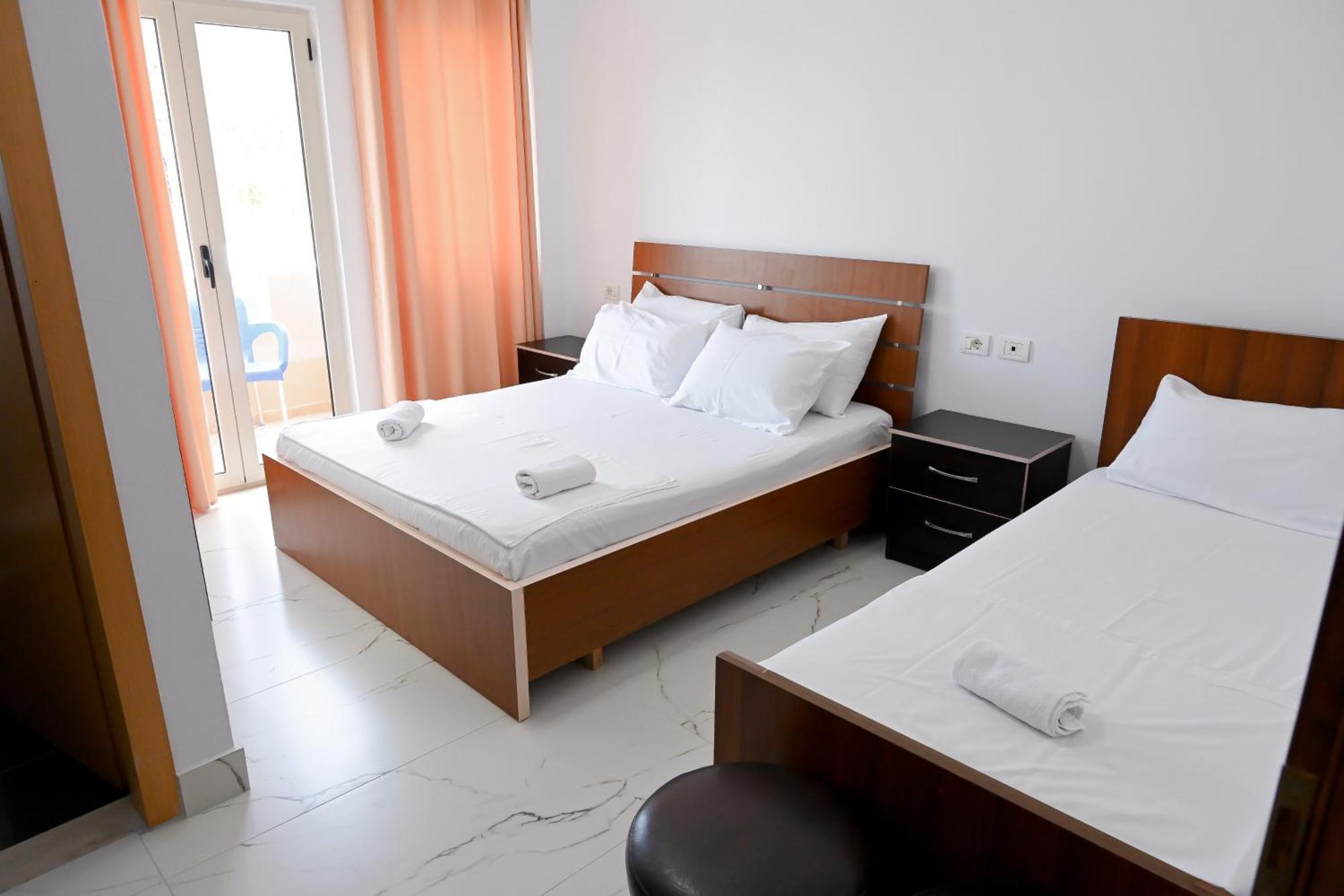 Hotel Kriti Max , Shengjin Shëngjin 外观 照片