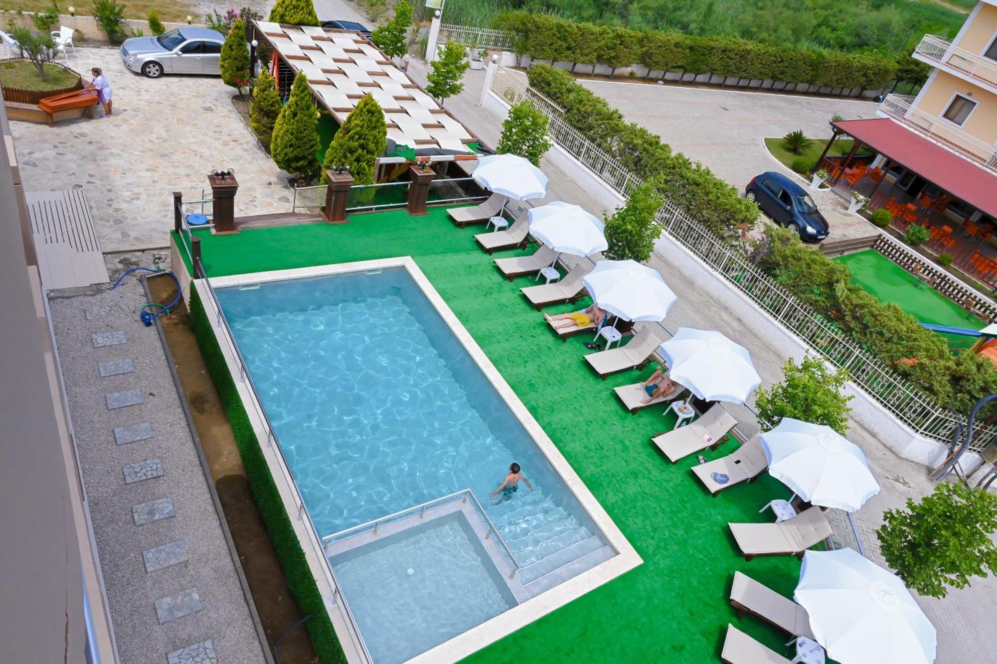 Hotel Kriti Max , Shengjin Shëngjin 外观 照片
